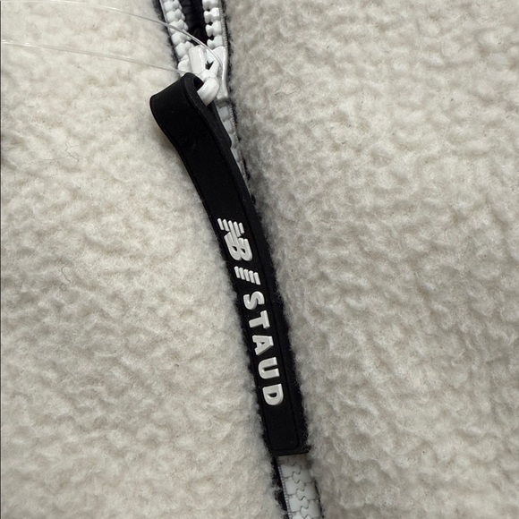 STAUD x NB Puffy Vest - Picture 6 of 8